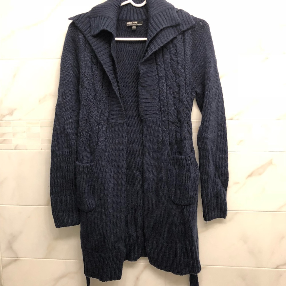 Jecci Five sweater